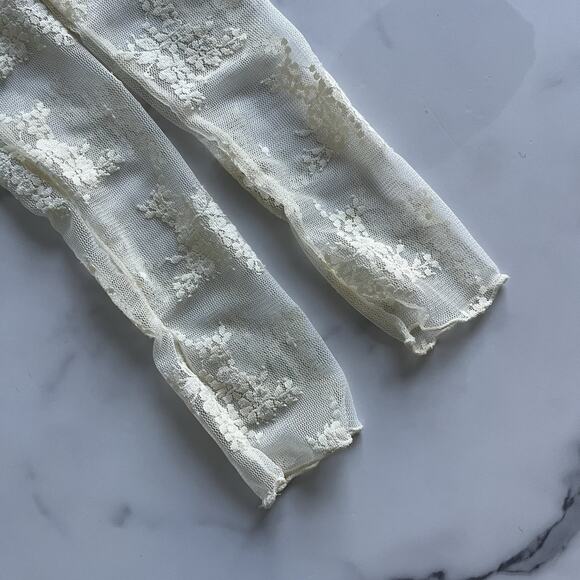 Free People Lady Lux Layering Lace Top Evening Creme Size XS Sheer fairy grunge - Picture 8 of 10